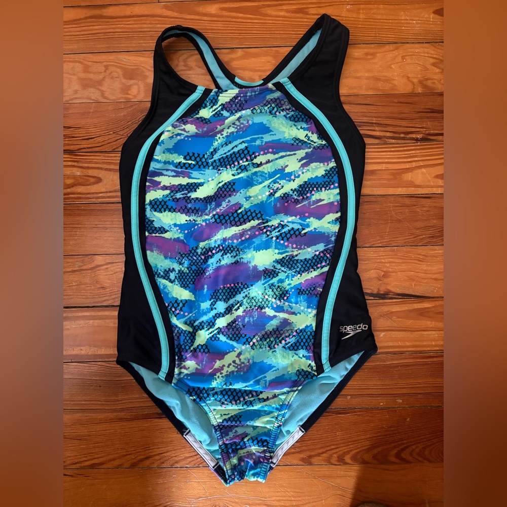 Girls speedo swimsuit